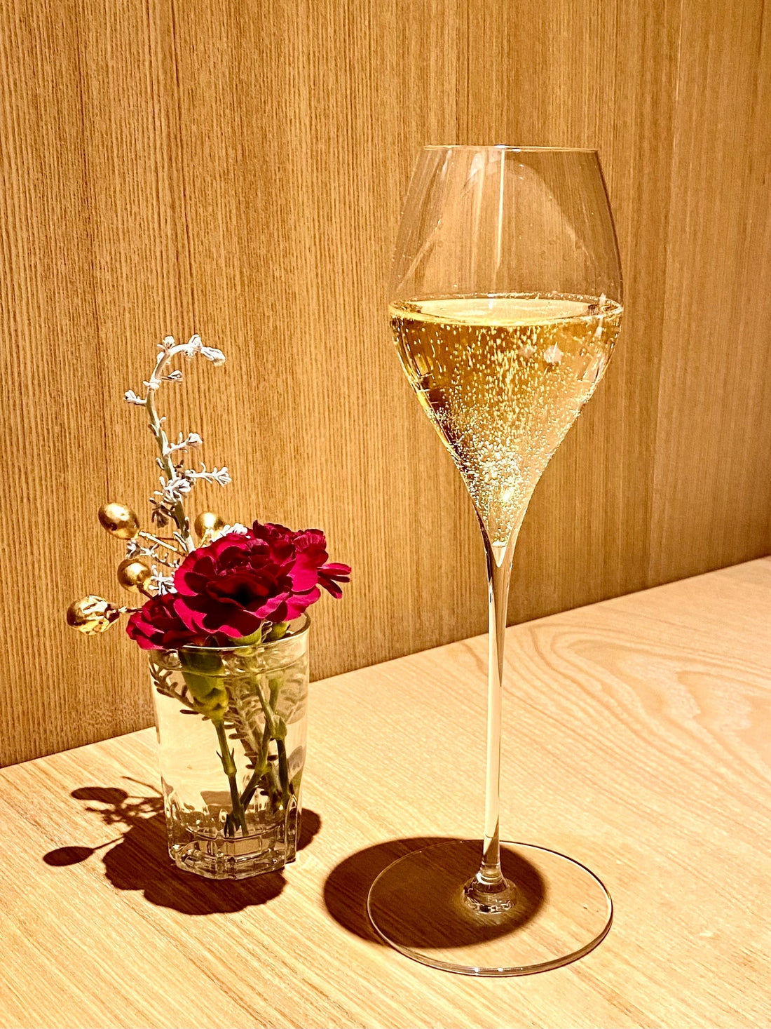 気泡がつくる華やかな時間